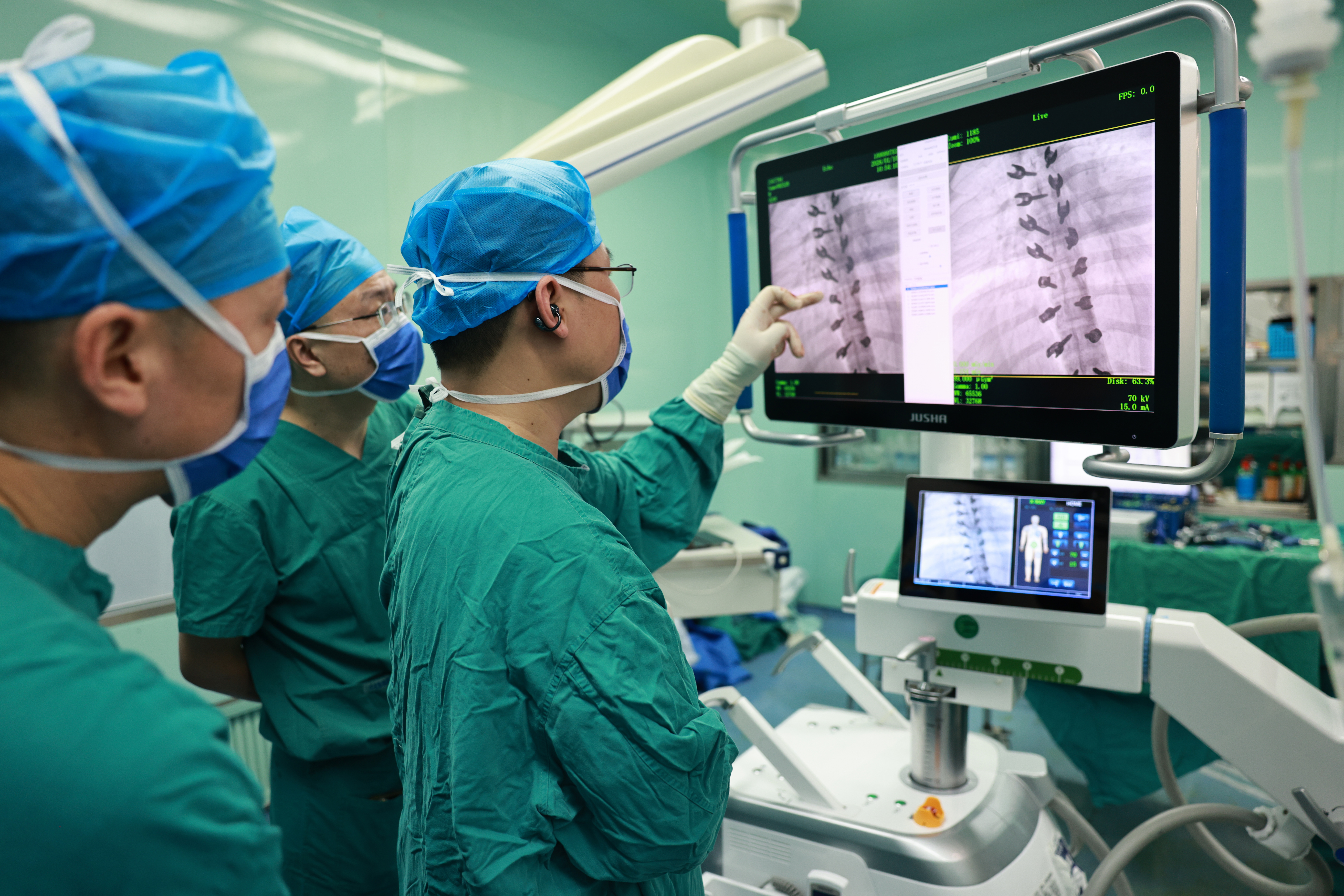 我院成功实施高难度复杂...